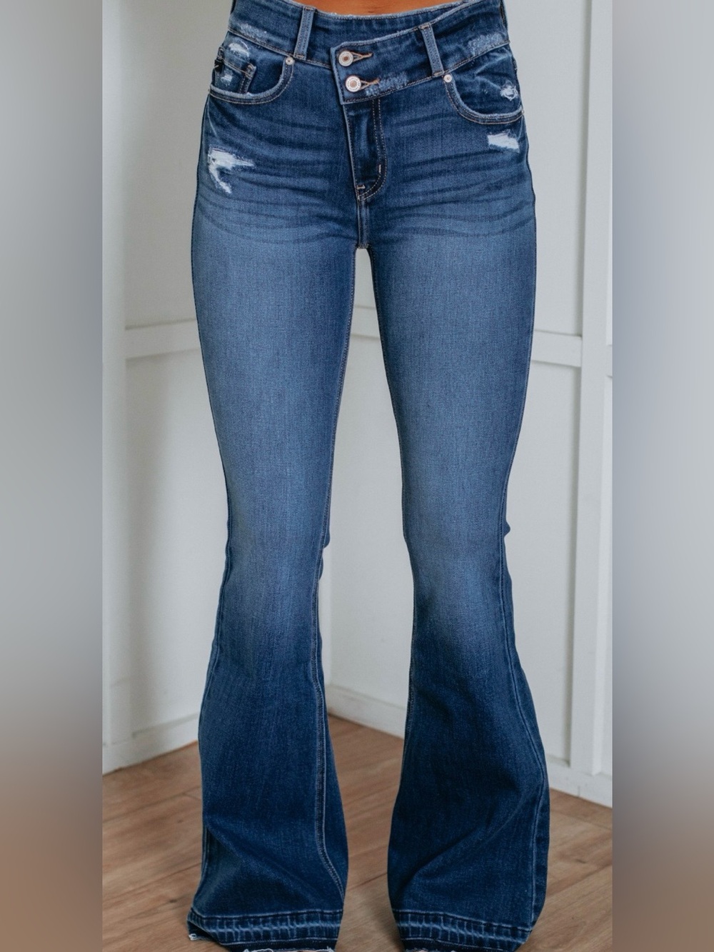 Premuim Kan Can Flare Bottom Cross over Double button Distressed Jean-EUC-Sz 32